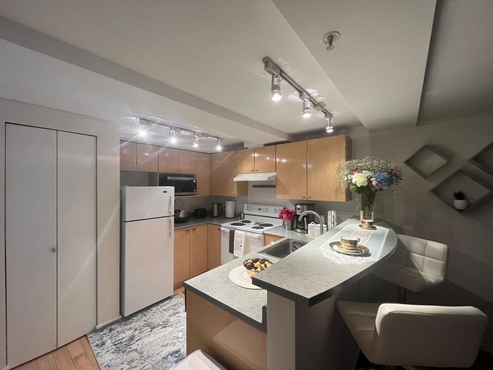 Kitchen or kitchenette, Dining area, dishwasher, minibar, pet friendly, stove, toaster