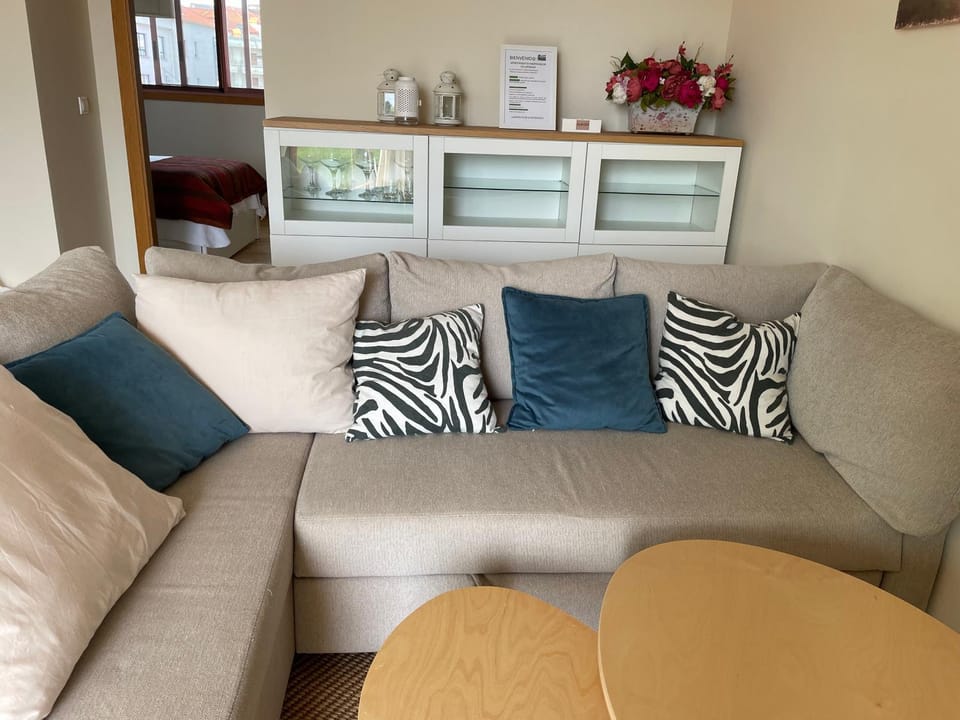 Bed, Living room