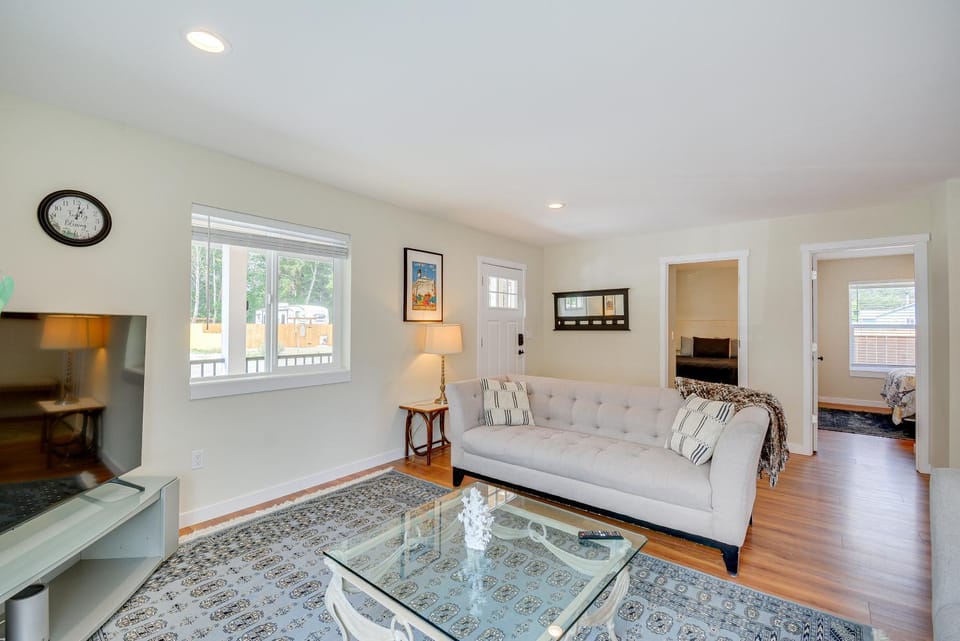 Westport Vacation Rental with Private Hot Tub! House in Westport