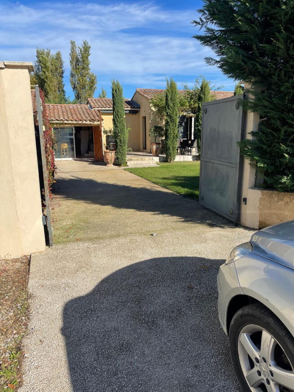 Property building, Neighbourhood, Parking