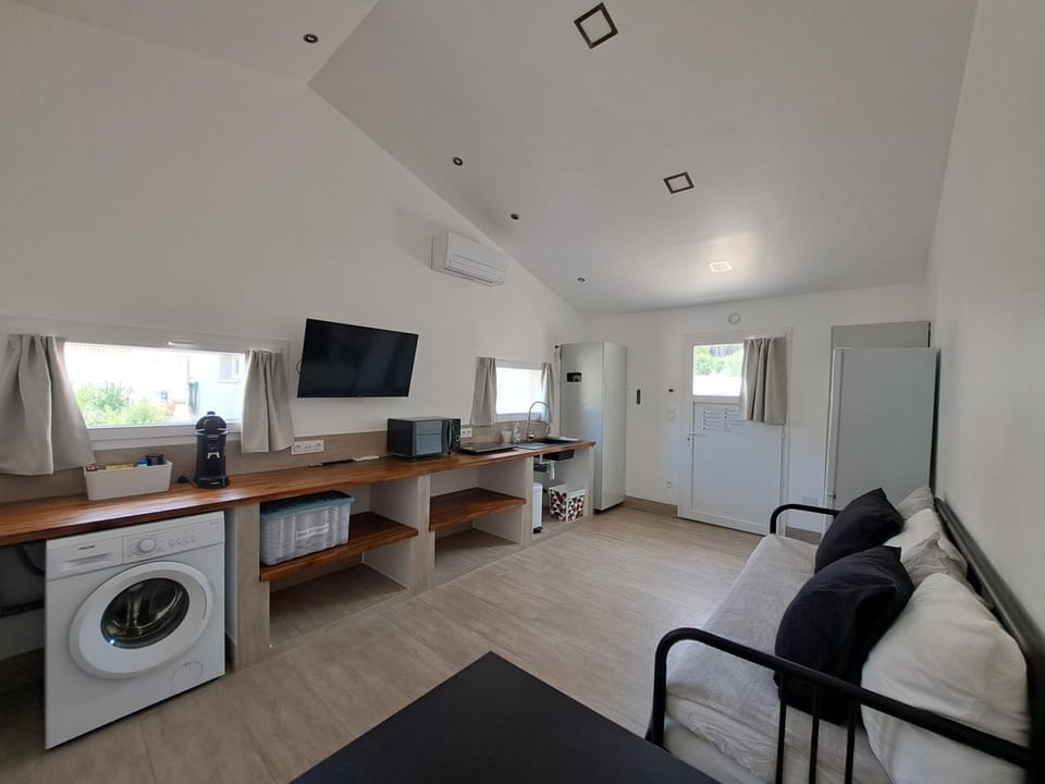 Studio cocoon avec piscine Apartment in Provence-Alpes-Côte d'Azur