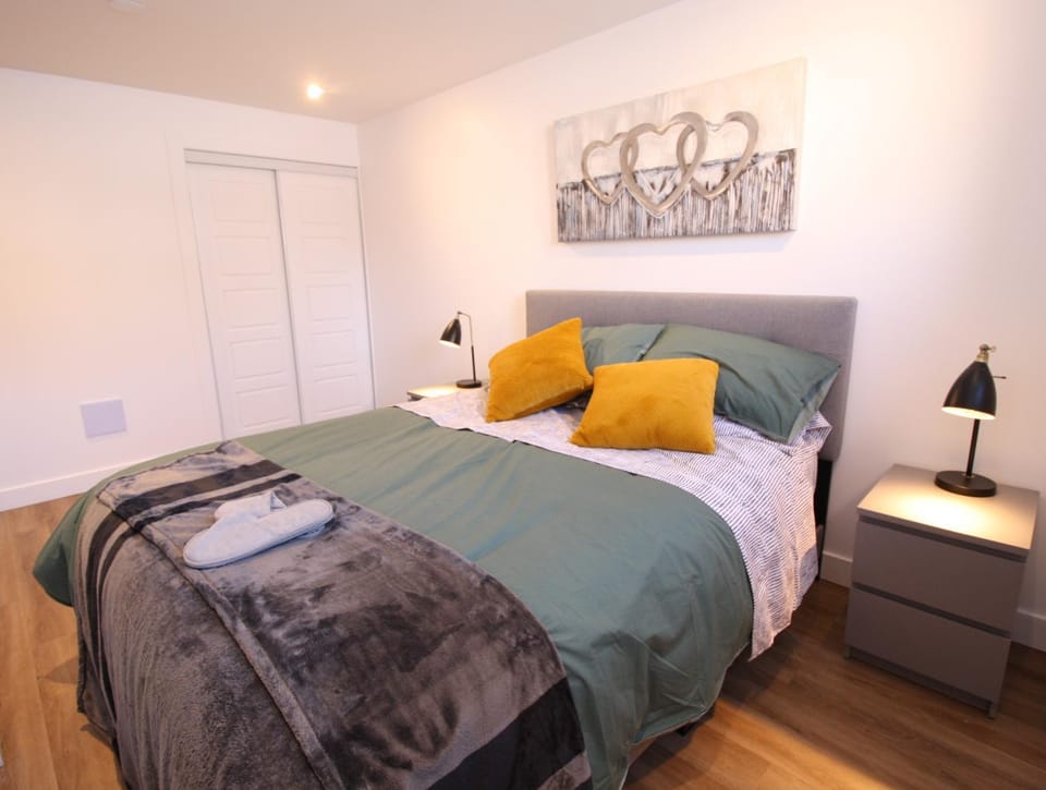 Luxueux - Deco moderne, Rosemont Apartment in Laval