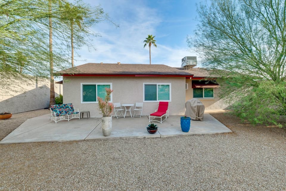 Sun Lakes Home w/ 3 Pools in Retirement Community House in Sun Lakes