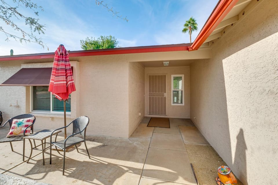 Sun Lakes Home w/ 3 Pools in Retirement Community House in Sun Lakes