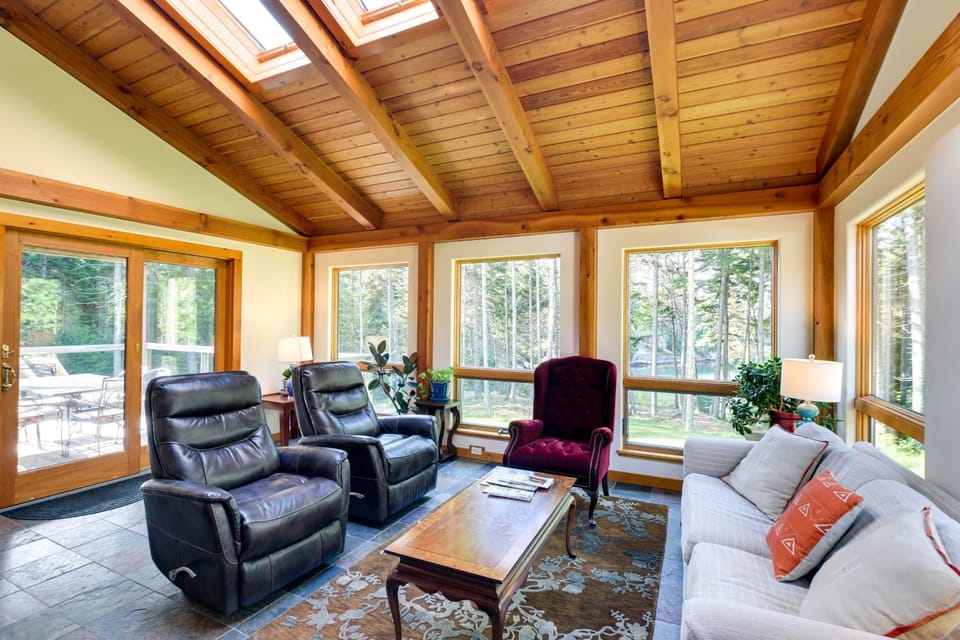 Waterfront Deer Isle Retreat w/ Fire Pit! House in Stonington