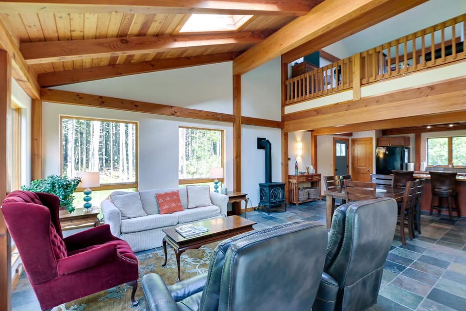 Waterfront Deer Isle Retreat w/ Fire Pit! House in Stonington