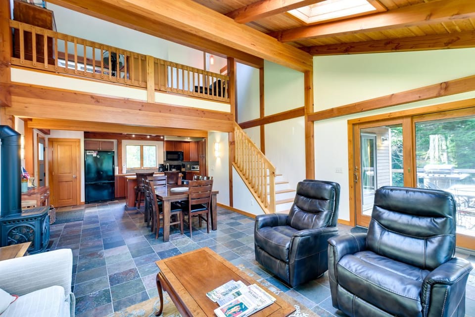 Waterfront Deer Isle Retreat w/ Fire Pit! House in Stonington