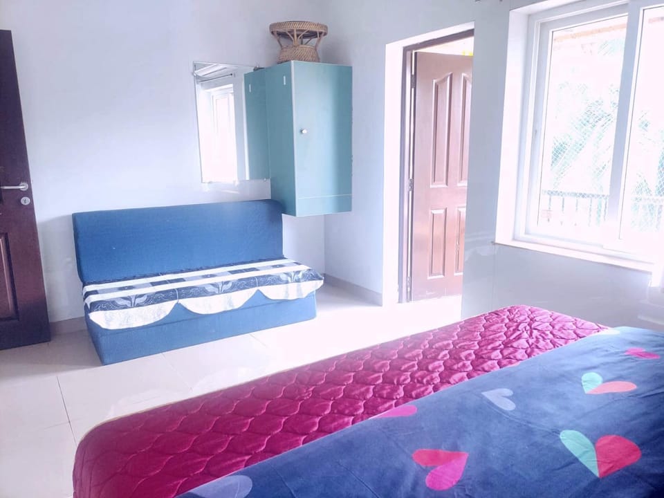900 sqft Spacious 1 BHK Wi-Fi LPG Gas Pool Gym Apartment in Goa, India