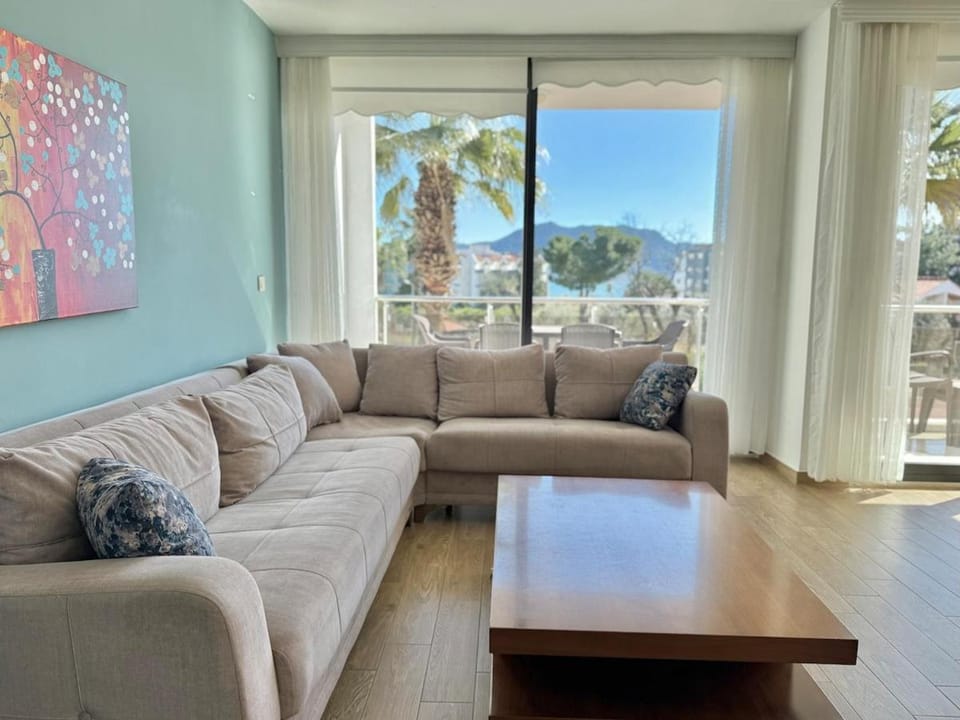 Deniz Manzaralı, Plaja 100 Metre, Luks Daire 2 Apartment in Marmaris