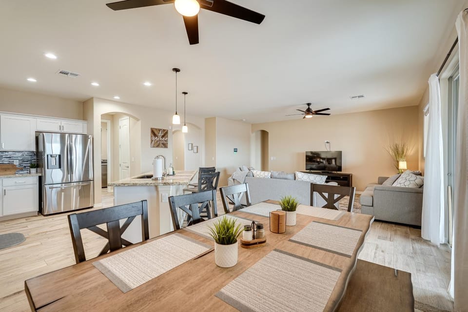 Hot Tub & Foosball Table: Lake Havasu City Home House in Lake Havasu City