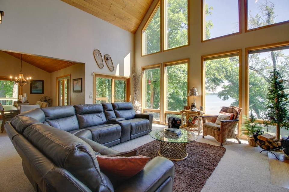Lakefront Brainerd Cabin w/ Fireplace! Cabin in Minnesota
