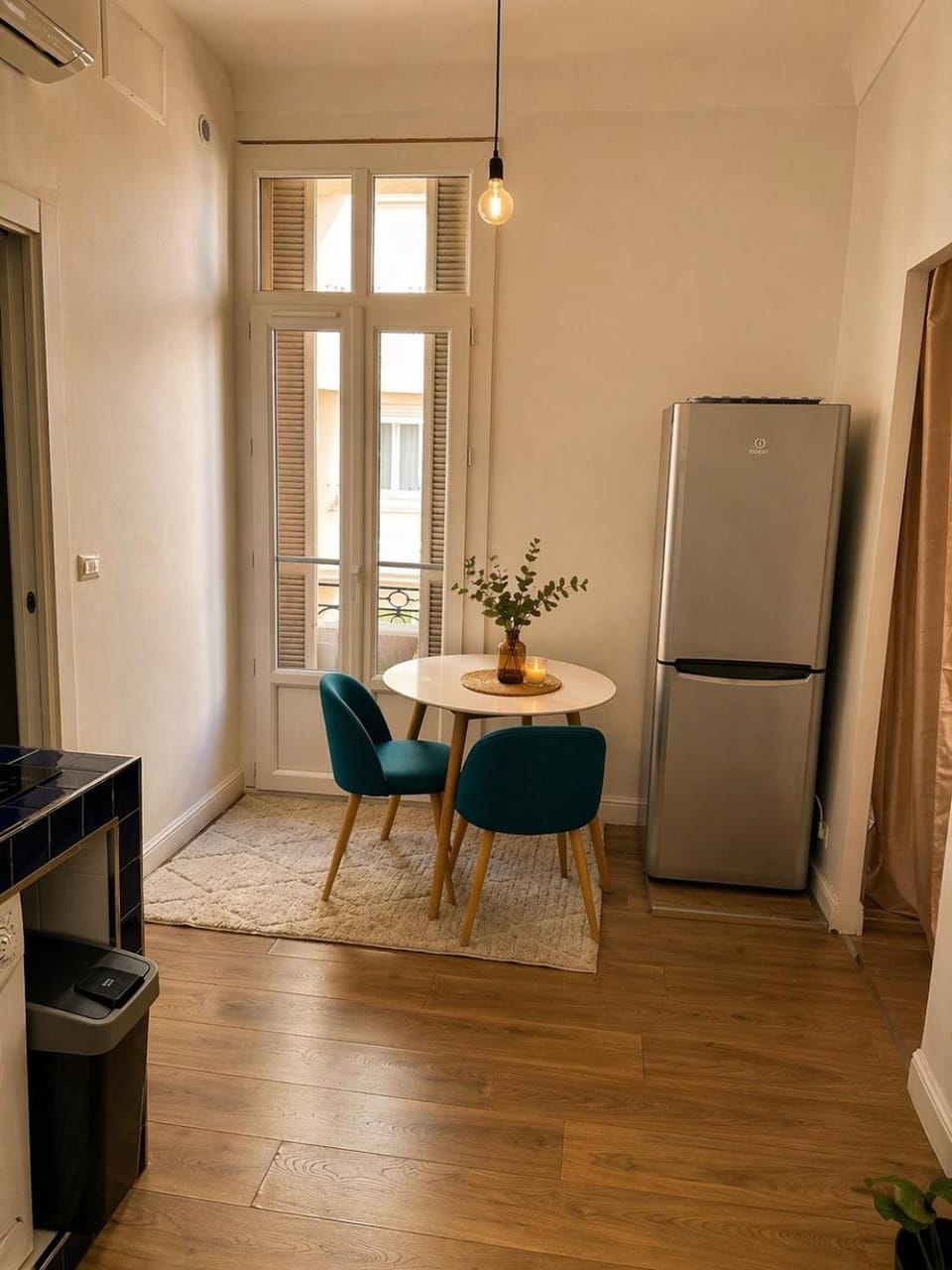 Kitchen or kitchenette, Living room, Seating area