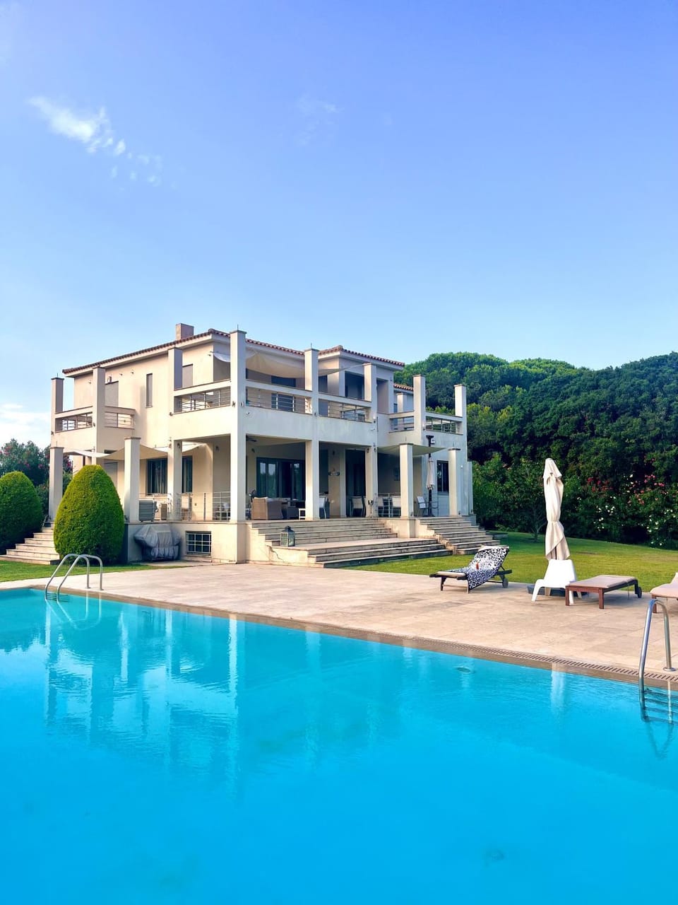 Property building, Pool view