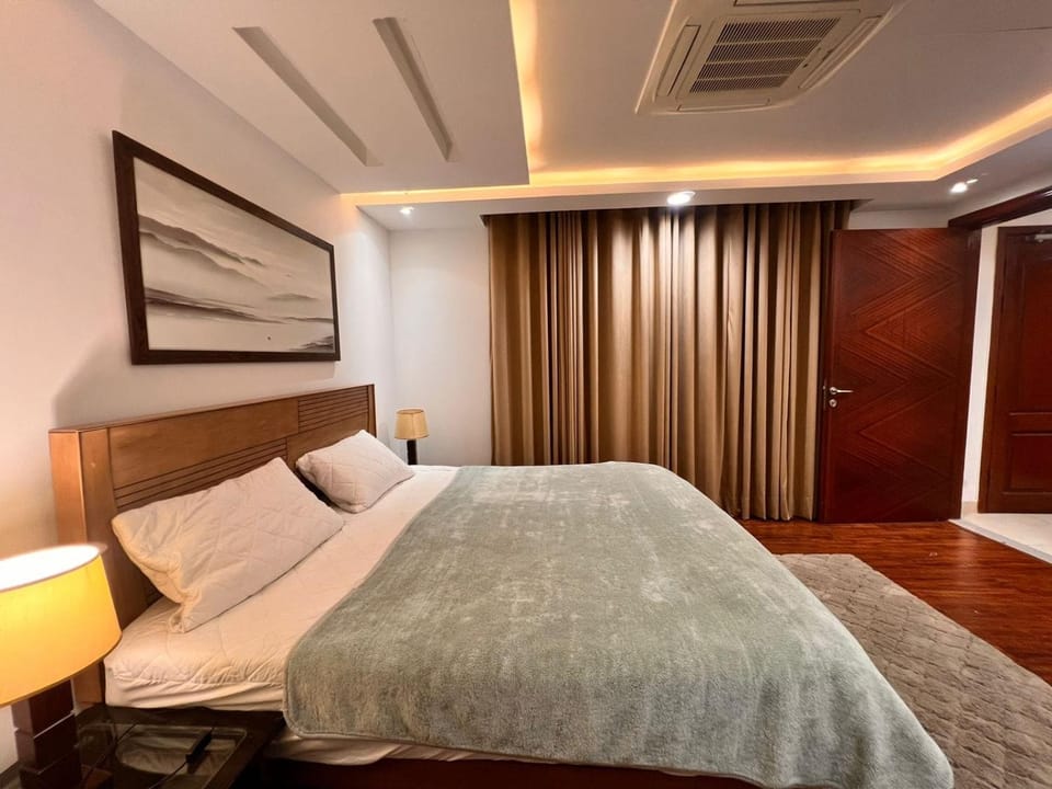 Luxurious Appartment in GOLDCREST DHA Lahore Apartment in Lahore