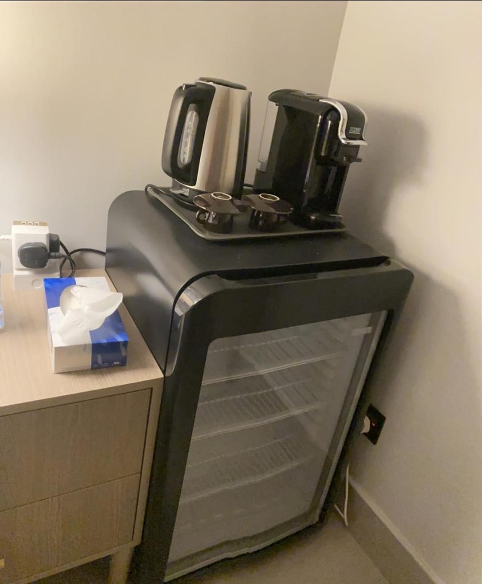 Coffee/tea facilities, furniture, minibar