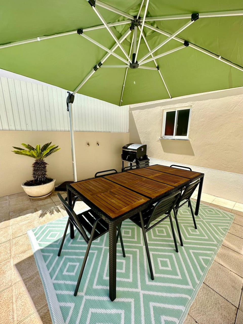 BBQ facilities, Balcony/Terrace, Meals
