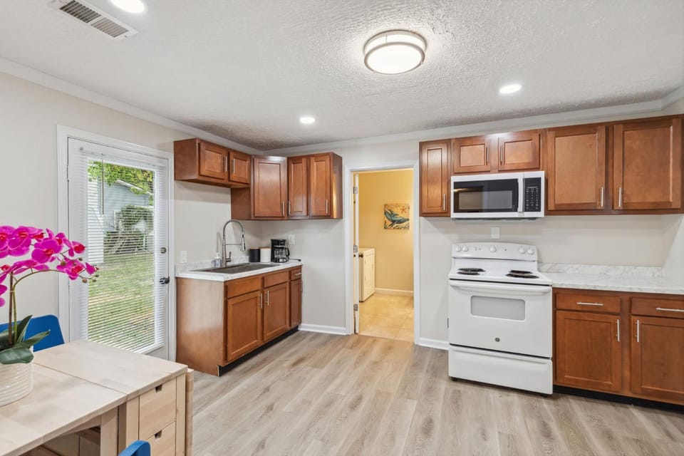 Elm Two Bedroom House in Historic Loveland House in Ohio