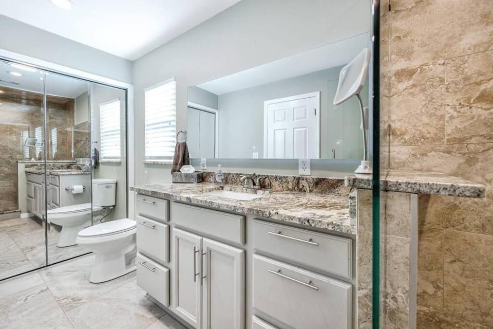 Luxe Private Waterfront Getaway with Pool in Ozona House in Palm Harbor
