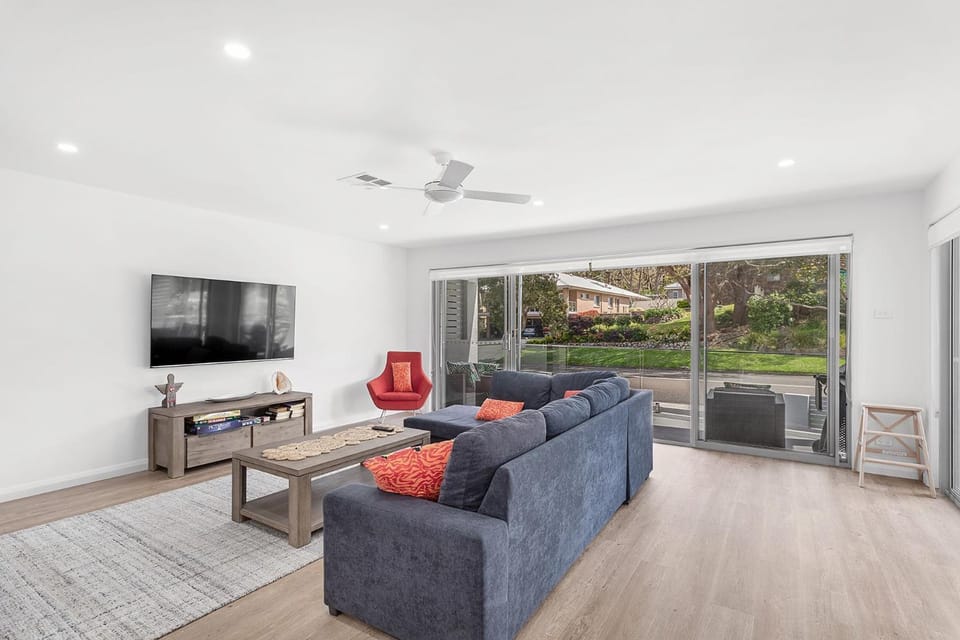 TV and multimedia, Living room, Seating area