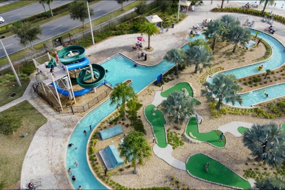 Luxury and Fun near DISNEY PARKS 9BR House in Kissimmee