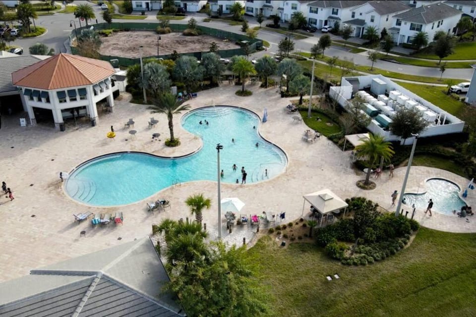 Luxury and Fun near DISNEY PARKS 9BR House in Kissimmee