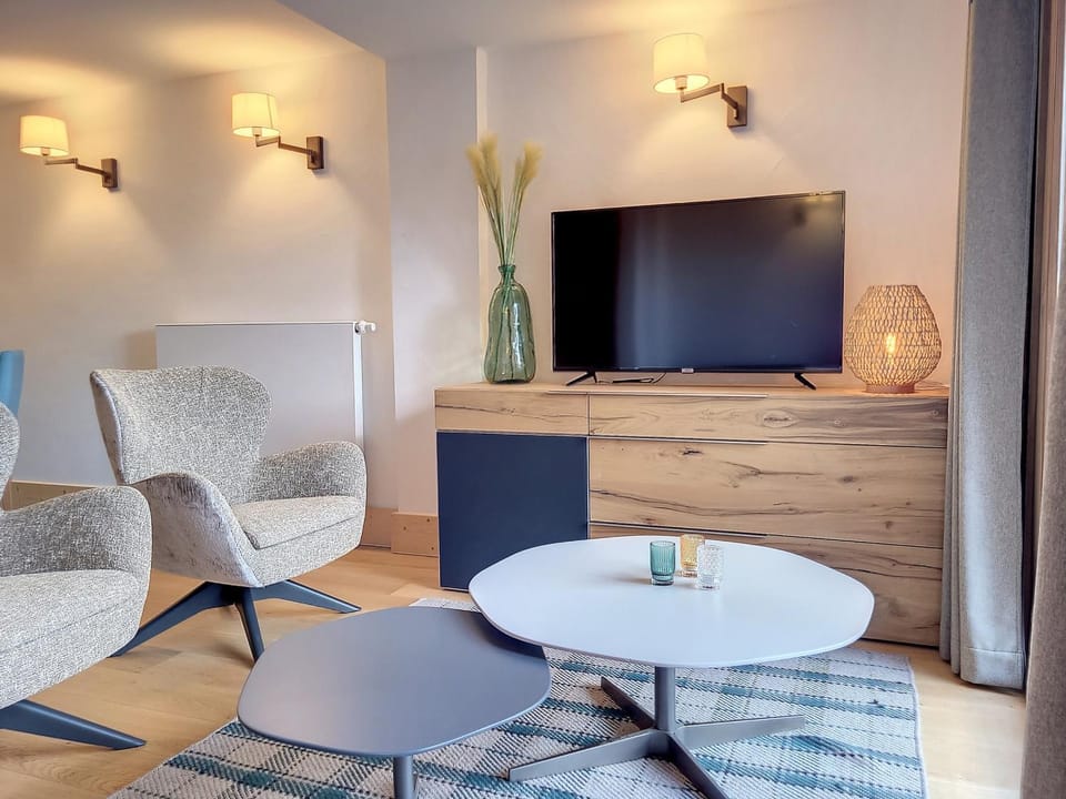 Appartement lumineux avec Spa, Billard et Parking inclus - FR-1-275-203 Apartment in Montvalezan
