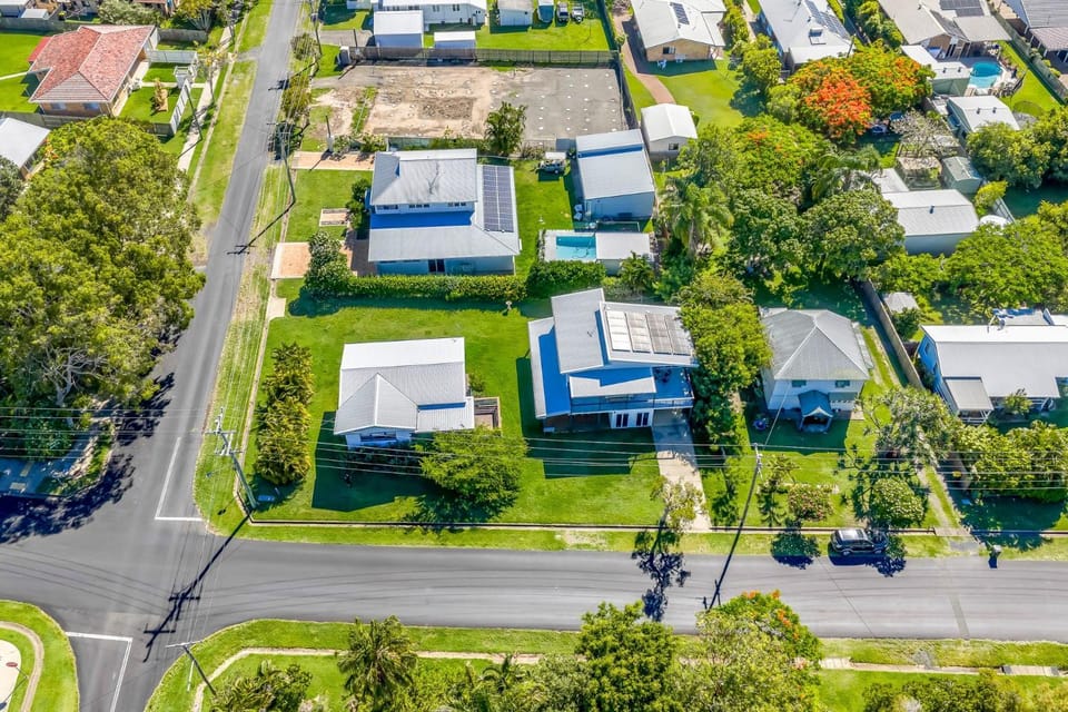The Beach House 16 Clarke Street Bargara House in Bargara