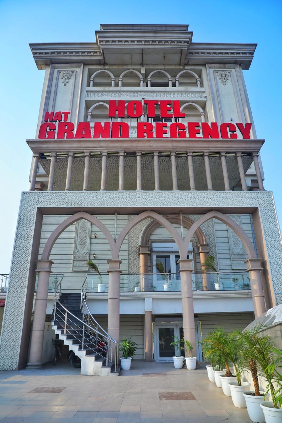 Property building, Facade/entrance