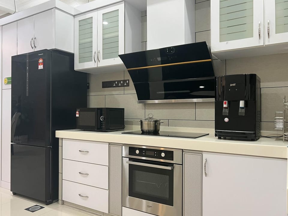 Kitchen or kitchenette, kitchen