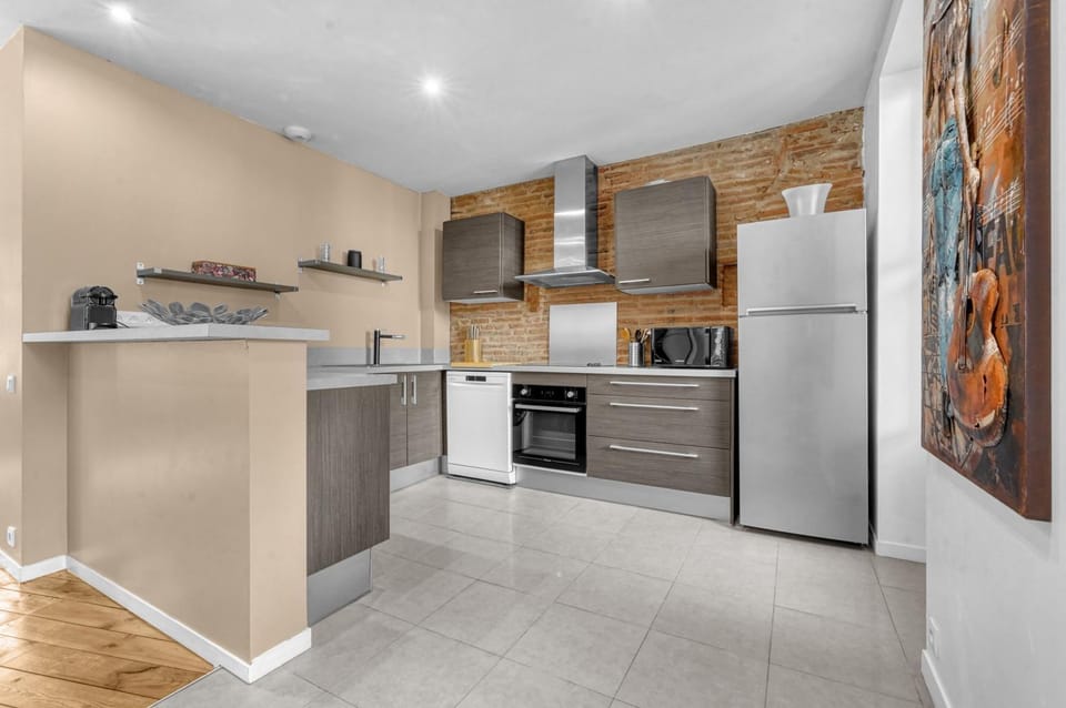 Kitchen or kitchenette