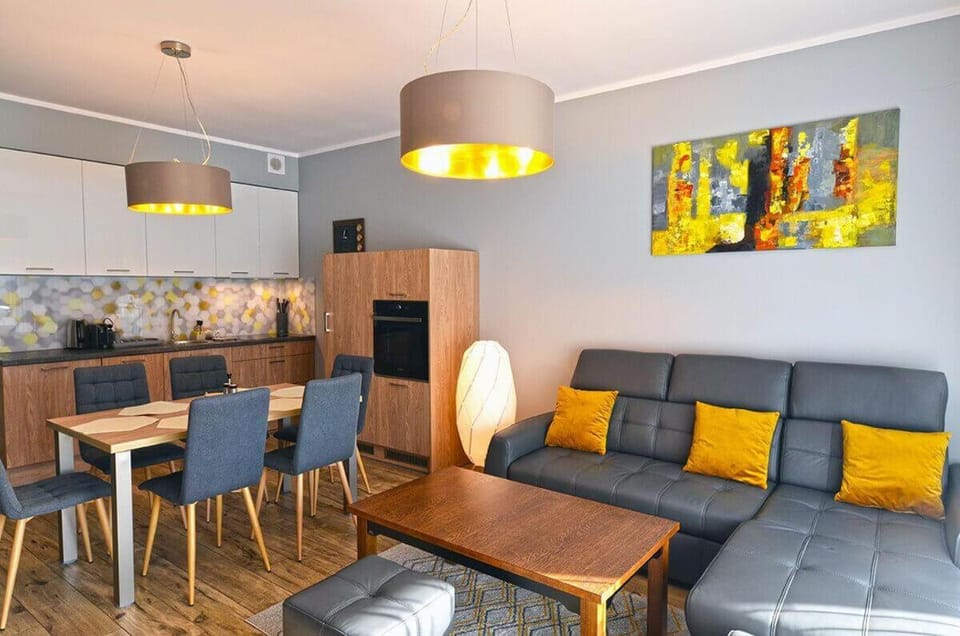 Kitchen or kitchenette, Living room, Seating area, Dining area, pet friendly