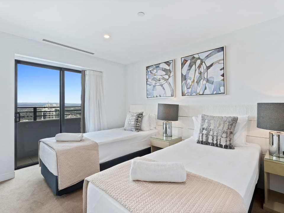 Luxurious Soul - Level 40 Ocean View Apartment in Surfers Paradise