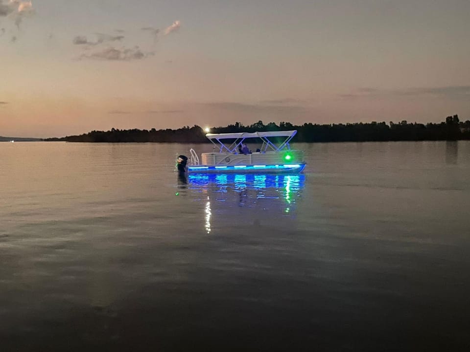 People, Natural landscape, Activities, Lake view, River view, Sunrise, Sunset, group of guests