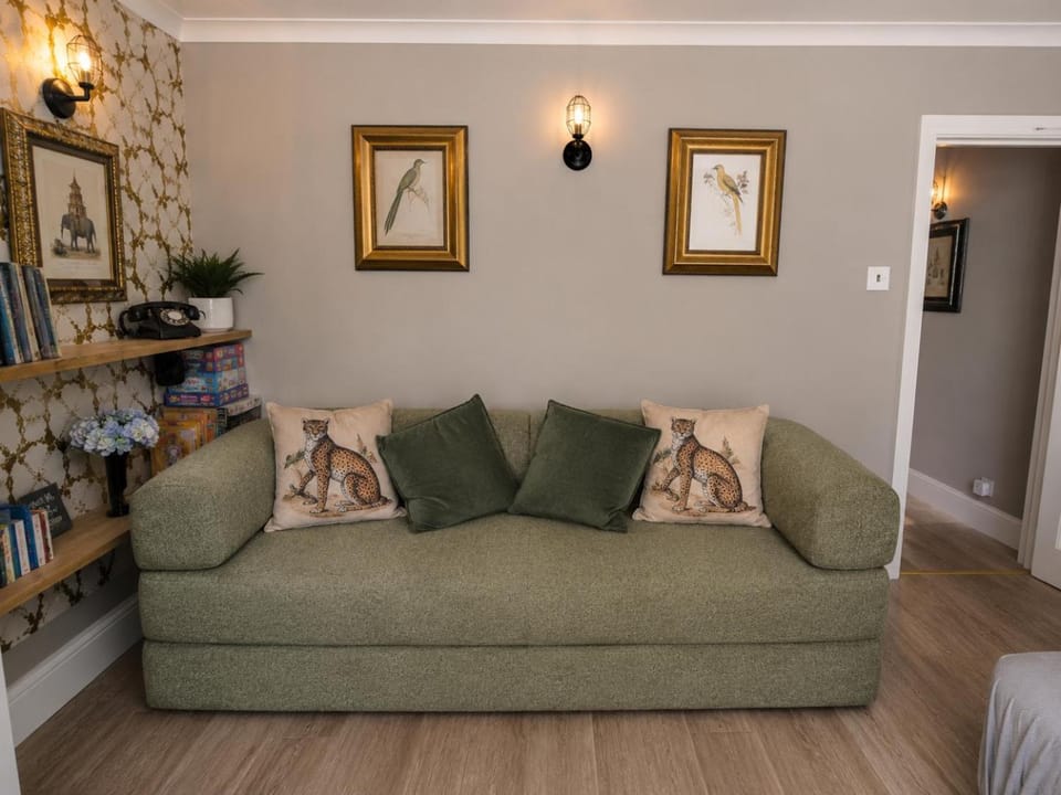 The Brighton Parlour with Hot Tub House in Brighton