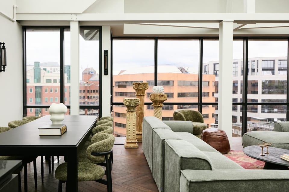 View (from property/room), Living room, Dining area