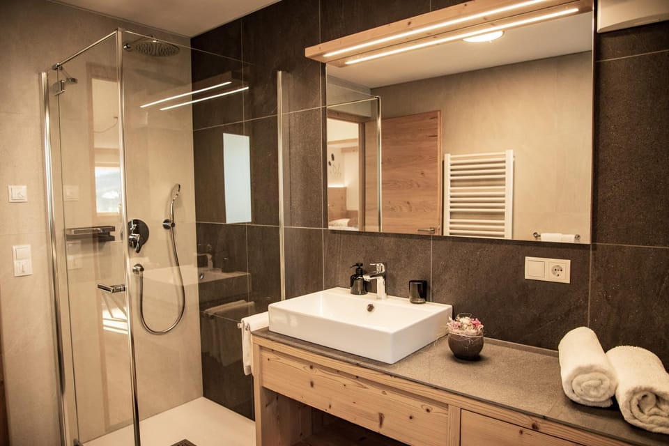 Bathroom, Living room
