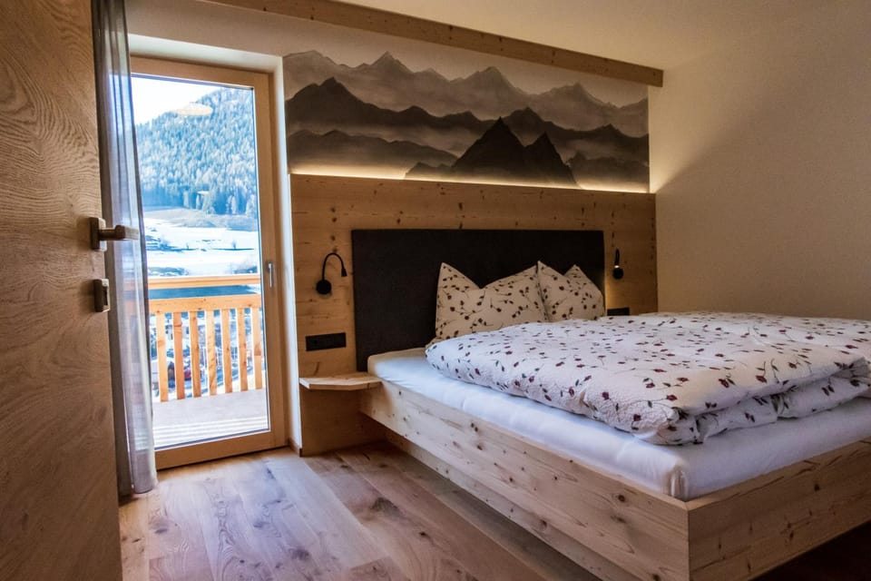 Living room, Bedroom