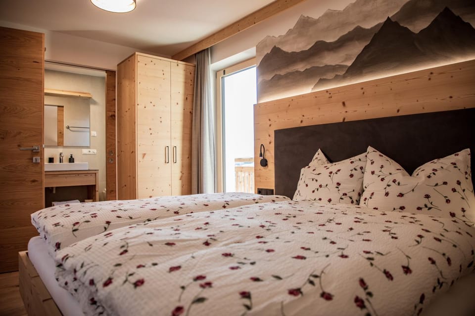 Living room, Bedroom