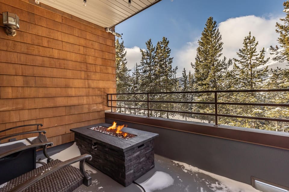 Snowflake at Skycrest House in Big Sky
