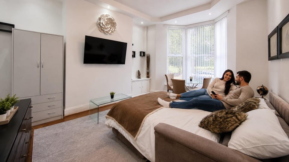 People, TV and multimedia, Living room, Photo of the whole room