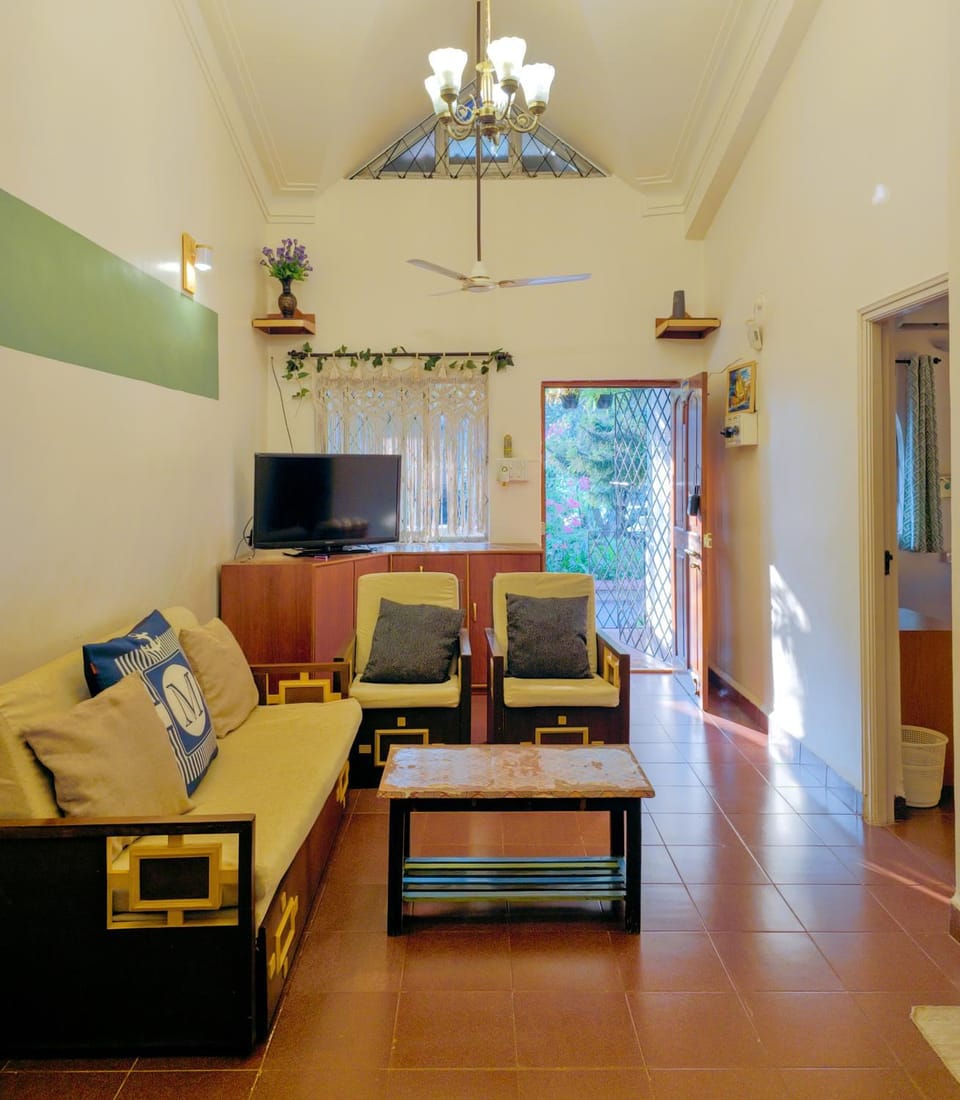 Communal lounge/ TV room, TV and multimedia, Living room