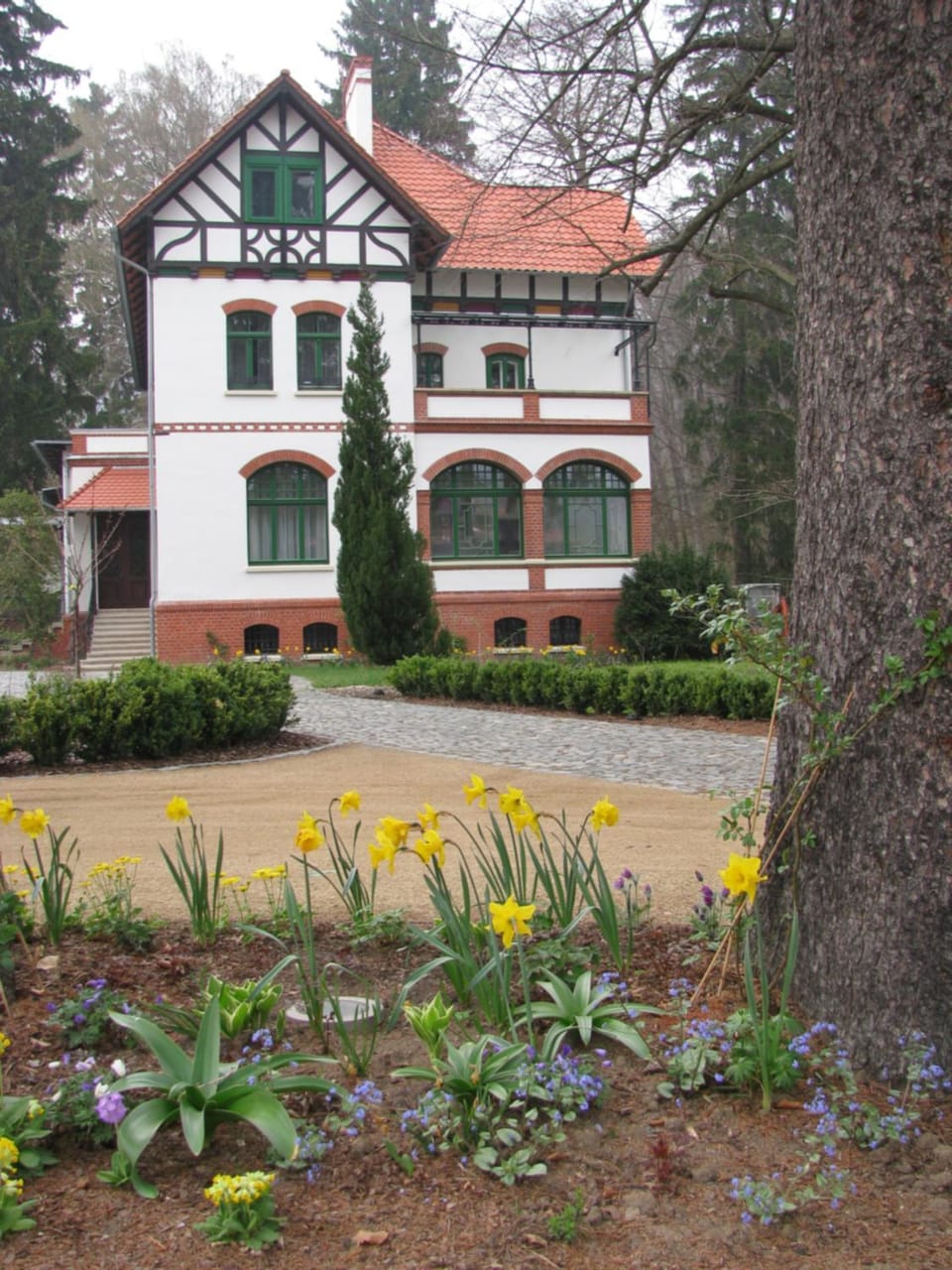 Facade/entrance