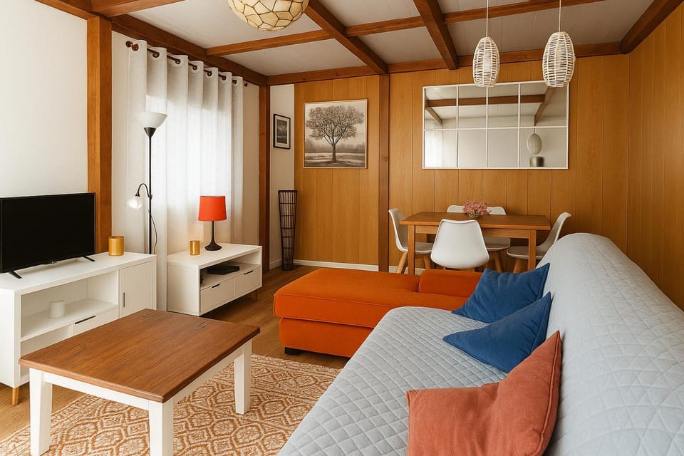 Communal lounge/ TV room, Living room, Dining area