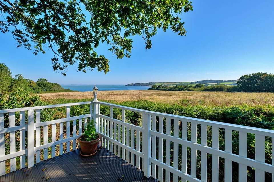 Spring, Day, Natural landscape, View (from property/room), Balcony/Terrace, Lake view, River view, Sea view