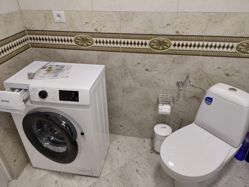 Bathroom, washing machine