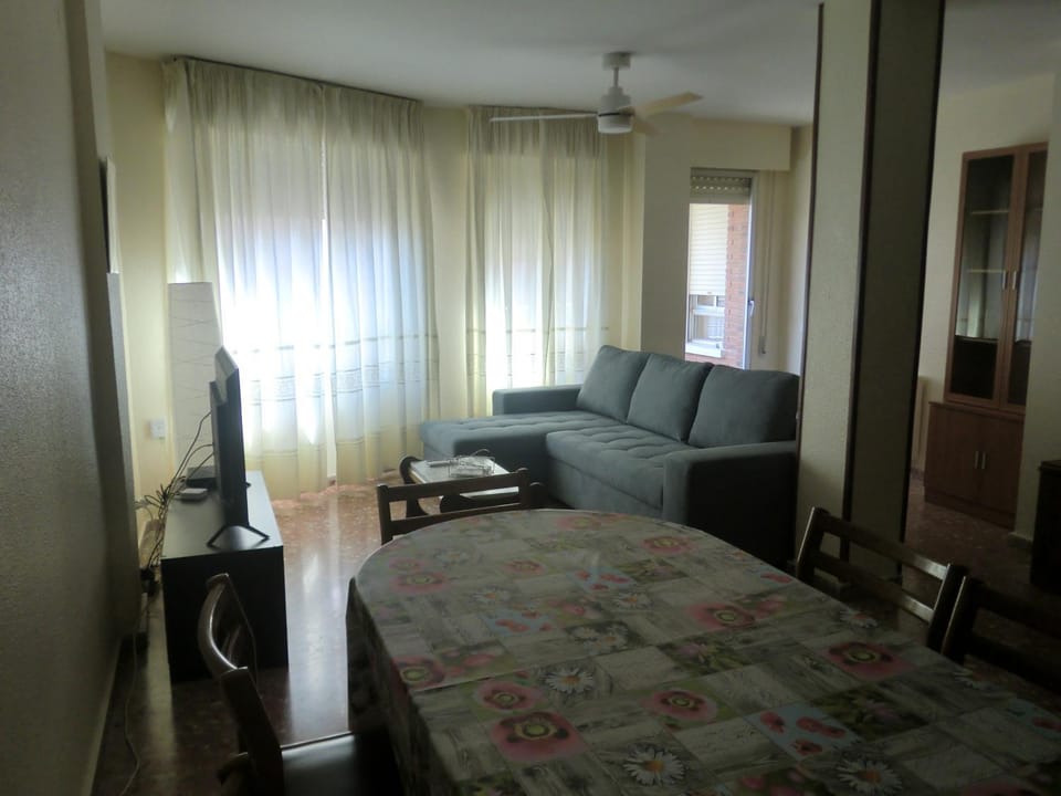 TV and multimedia, Living room, Seating area, internet