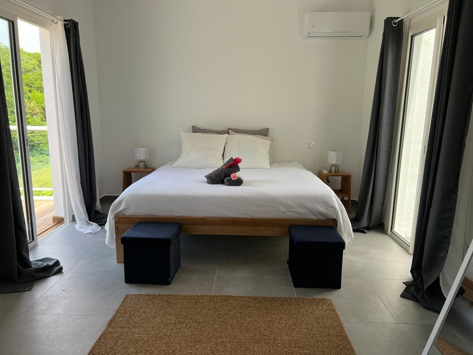 Bed, Photo of the whole room