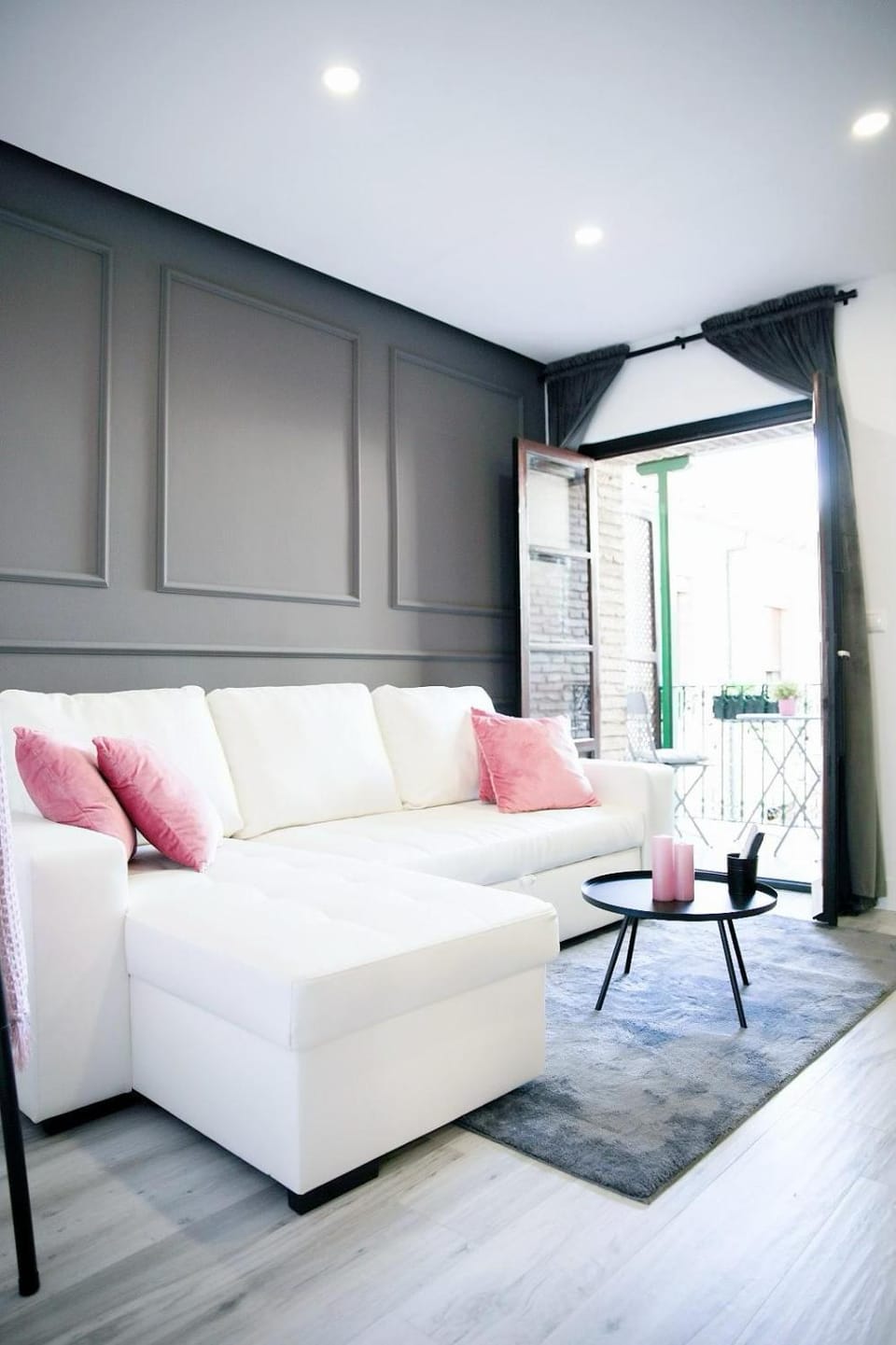 Photo of the whole room