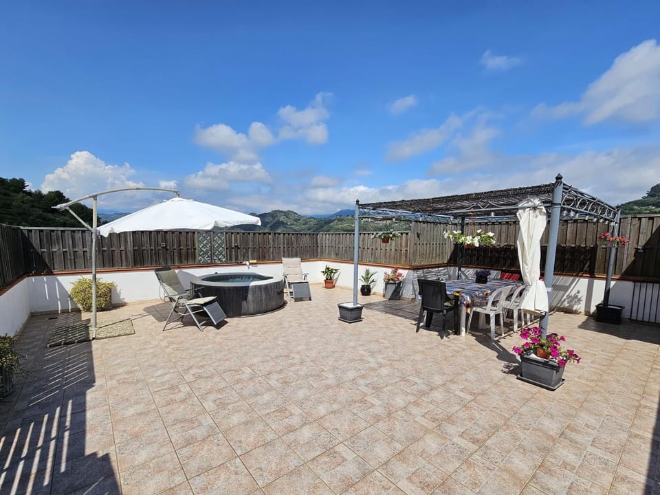 Hot Tub, View (from property/room), Balcony/Terrace, sunbed