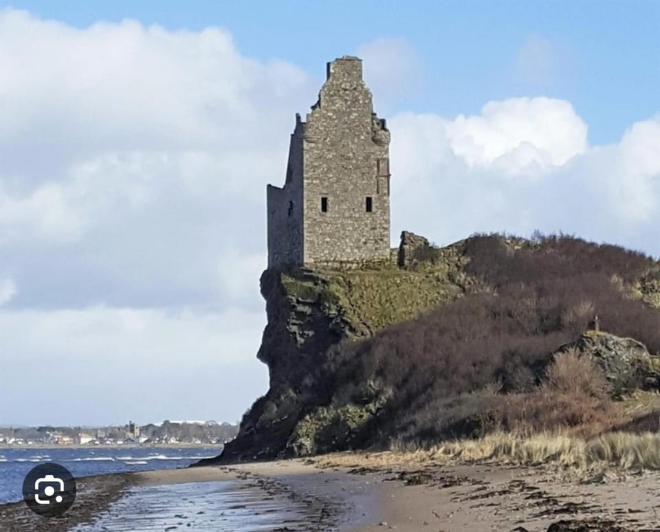 Nearby landmark, Natural landscape, Landmark view